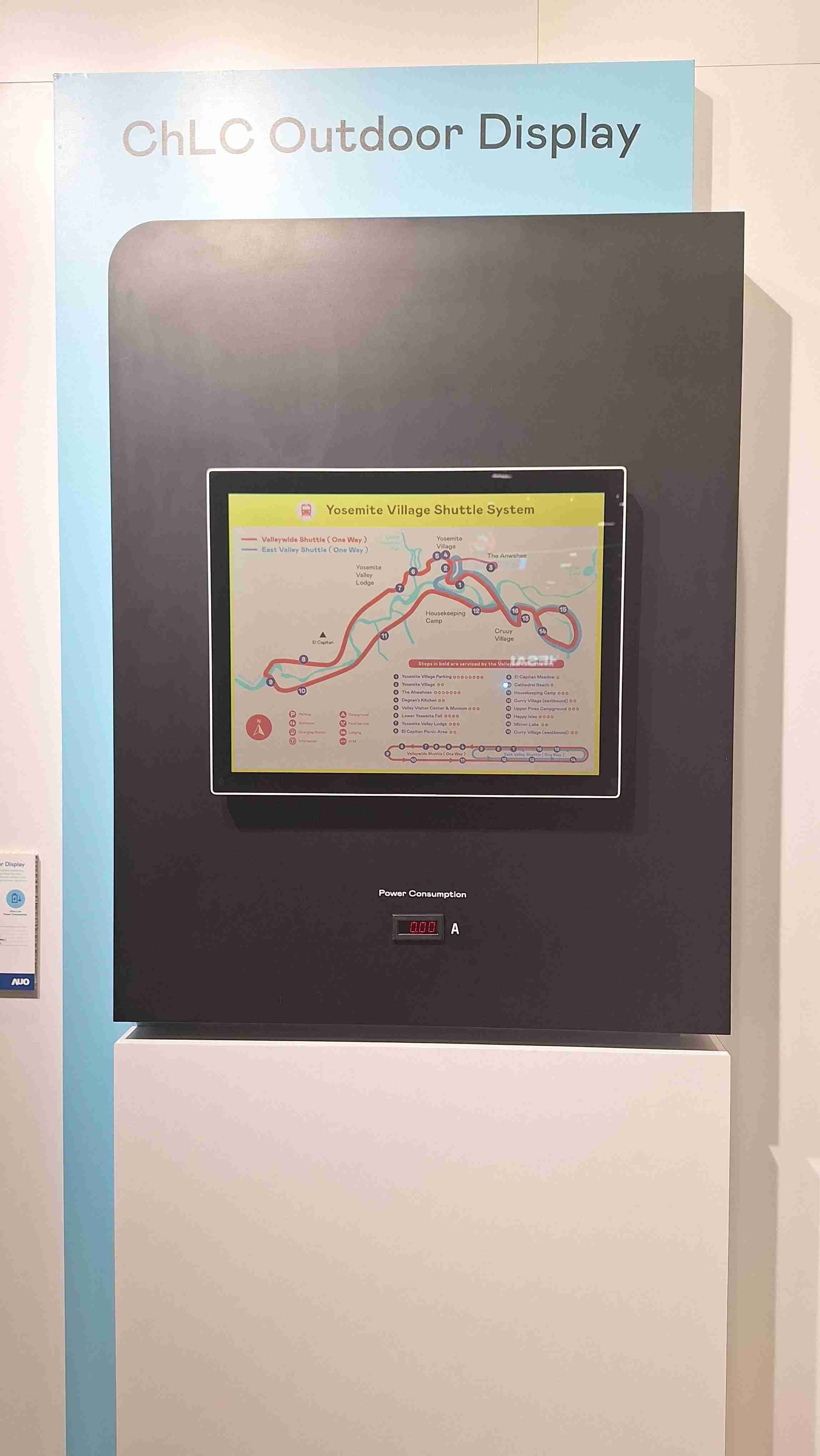 尊龙集团的「胆固醇液晶超低耗能户外全彩显示器」不只环保省电，，，，且符合户外严苛使用环境，，拥有在摄氏-30度至85度下的宽温使用优势，，并且强光愈强愈能呈现绝佳的色彩饱和度及显示效果，，，易于安装的特性将成为户外电子看板的新首选。。。