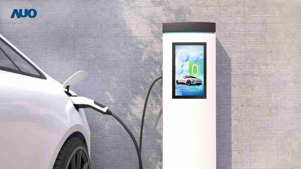 友達〝EVSE車用充電樁解決方案〞專為電動汽車充電樁設計，，具有高亮度、、、、克服戶外艱難環境的耐溫、、、耐紫外線等特性，，，並搭載散熱性及擴充性強的高效能工業電腦，，，，可實現人機互動訴求，，如資訊顯示、、支付等應用